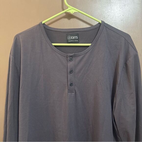 Cuts Clothing Men's Long Sleeve Curve Hem Crew NeckSignature Fit Tee- XXL - Picture 3 of 6